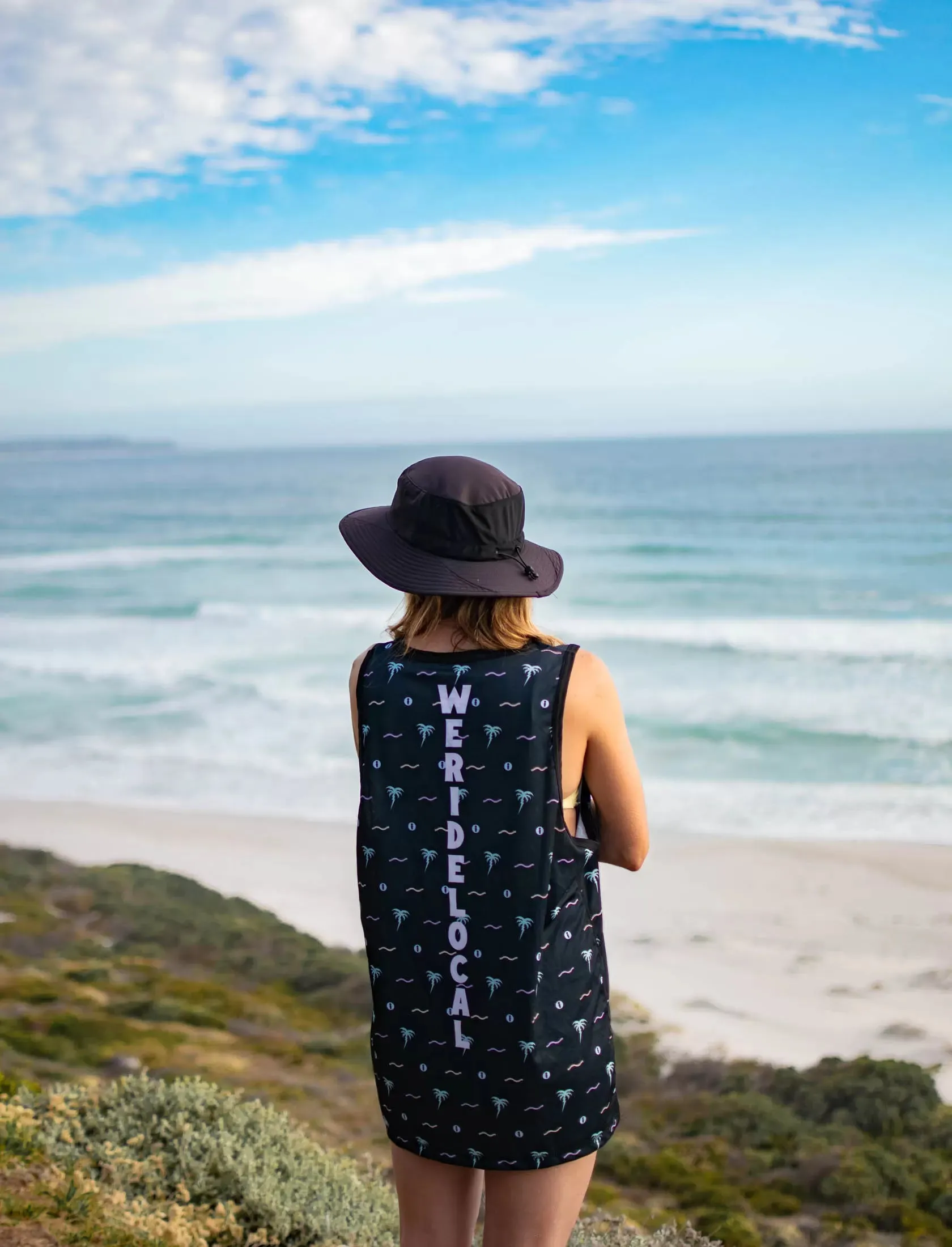 BEACH VIBES RASH VEST TANKTOP