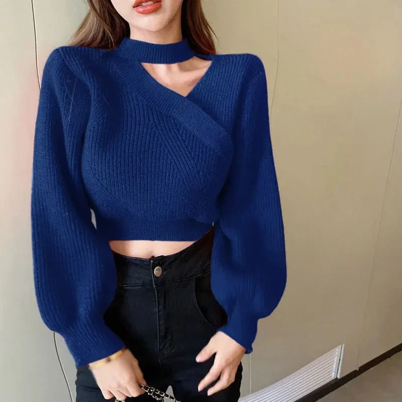 Stella - Women's cropped sweater with neckline